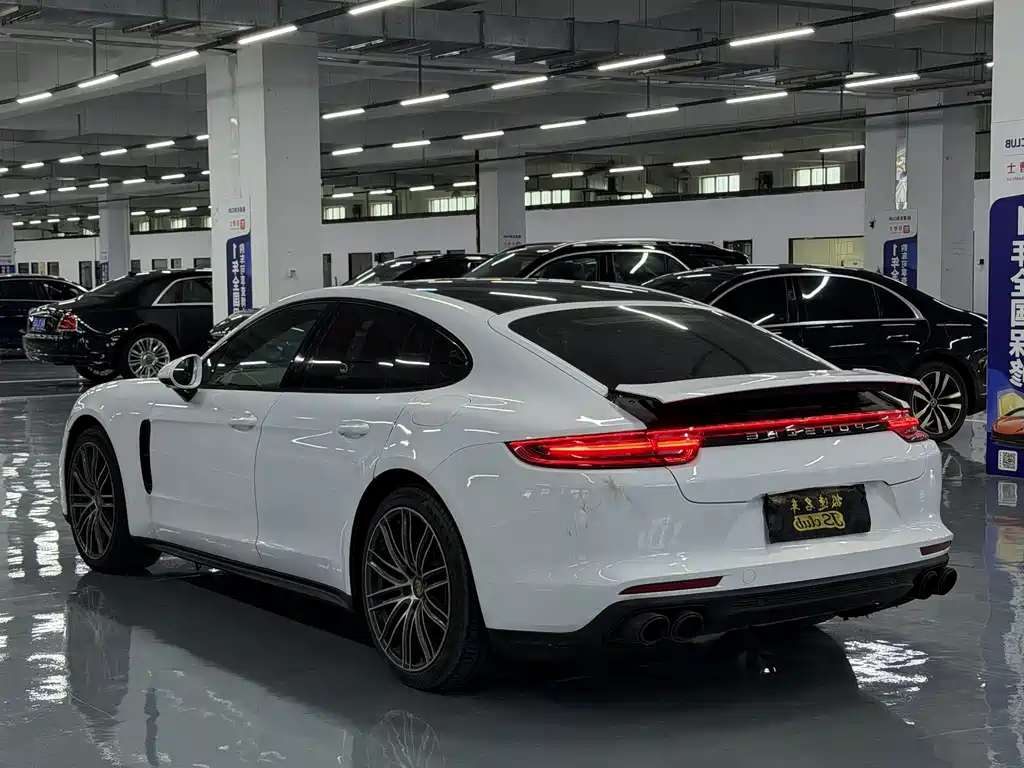 Porsche Panamera 2018 — фото 7