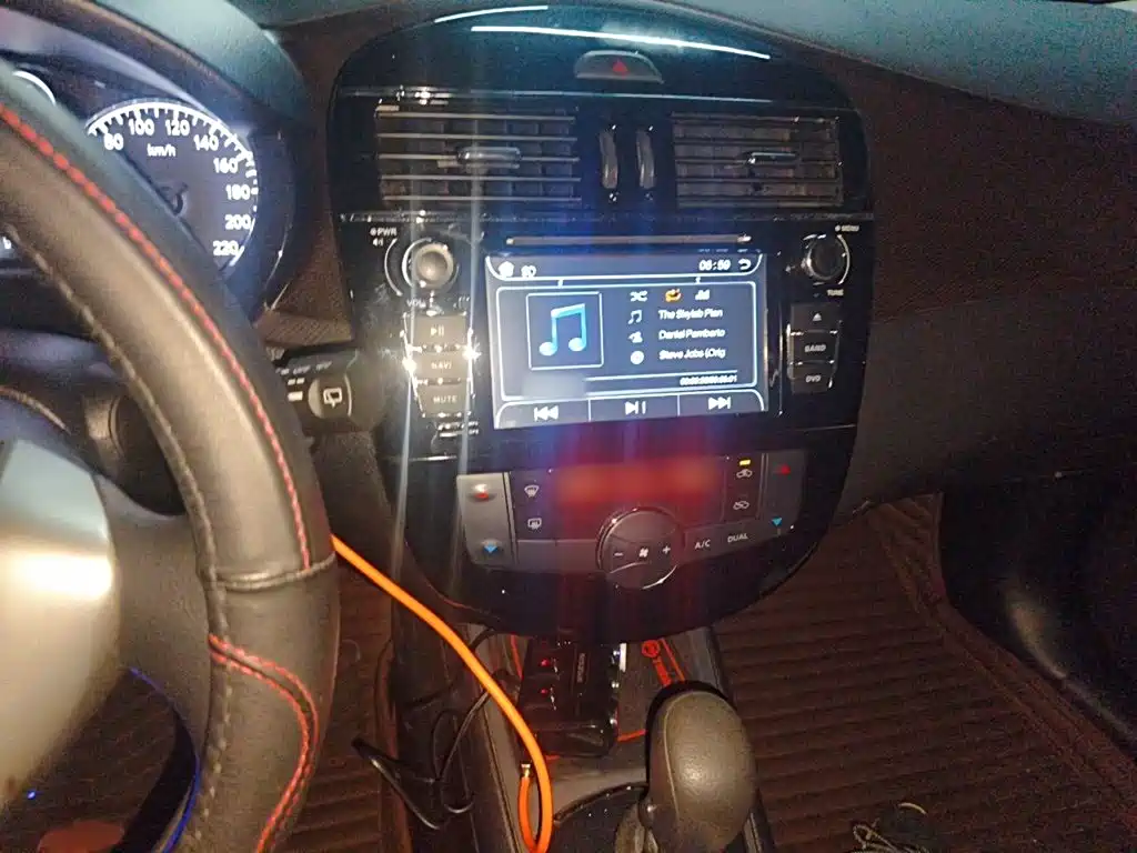 Nissan Tiida 2015