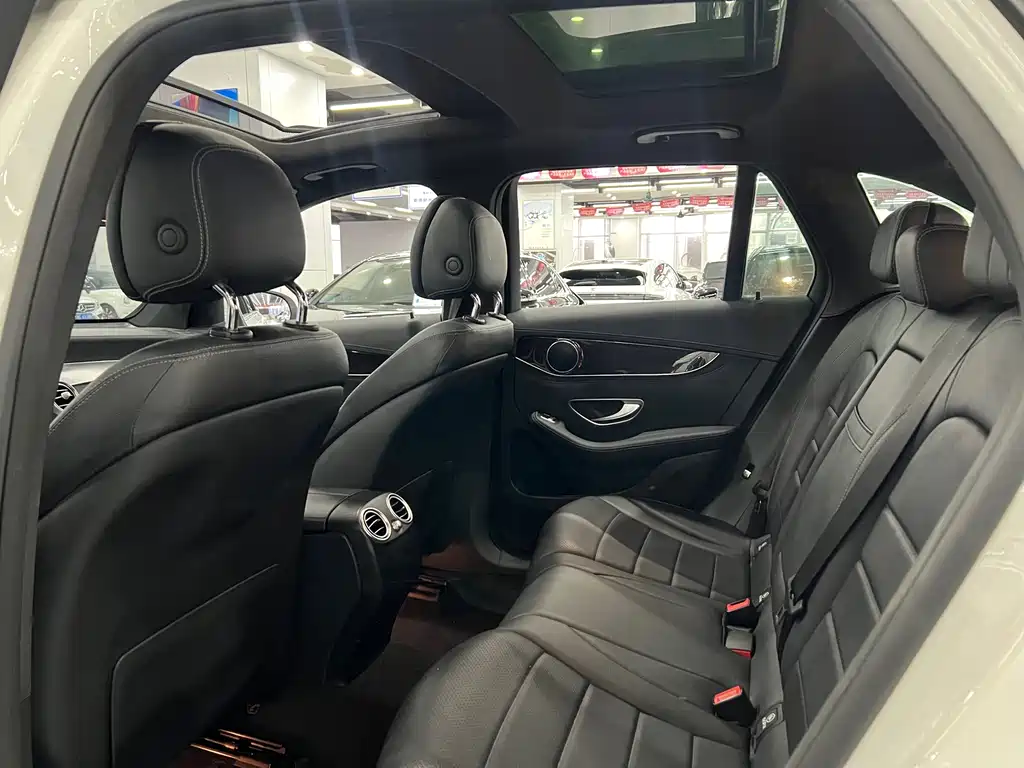 Mercedes-Benz GLC 2017 — фото 11