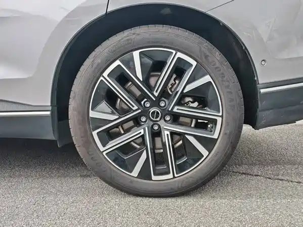 Volvo XC70 Plug-In Hybrid 2025