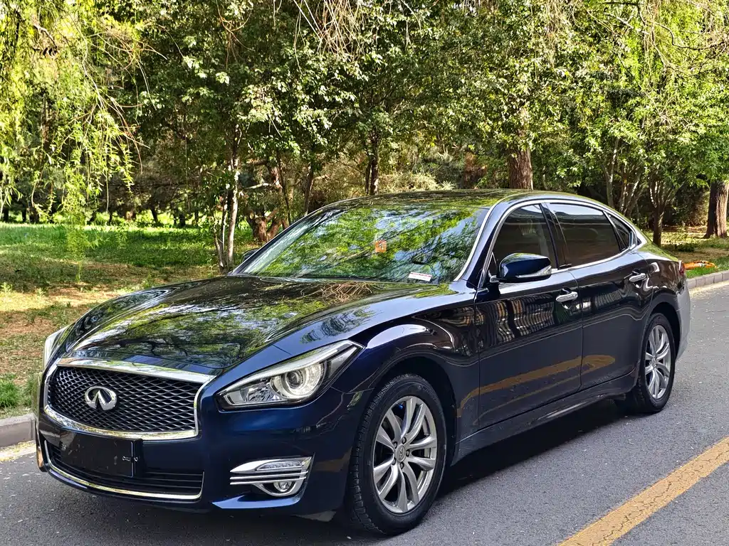 Infiniti Q70 2019 — фото 1