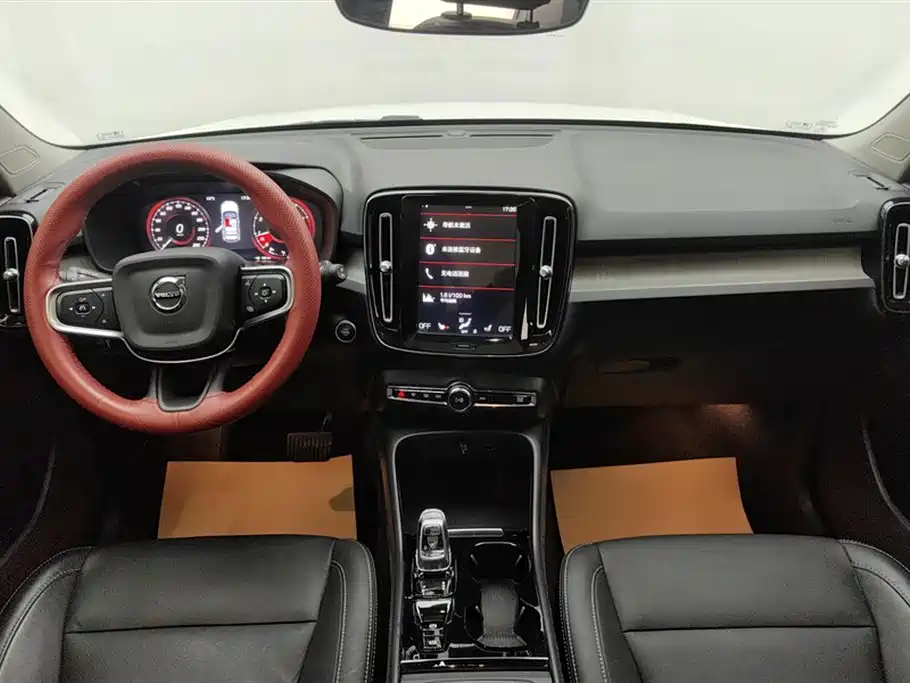 Volvo XC40 2021 — фото 12