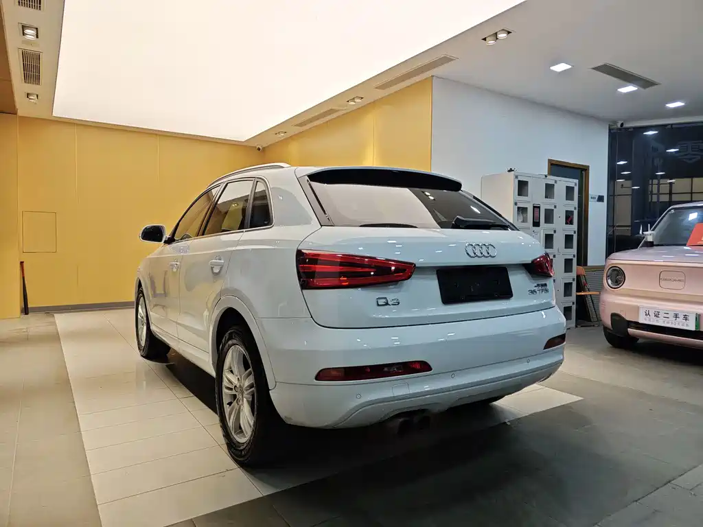 Audi Q3 2016 — фото 25