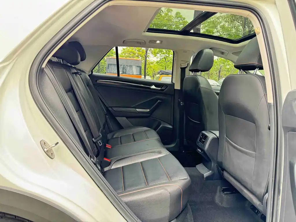 Volkswagen T-Roc 2022 — фото 11