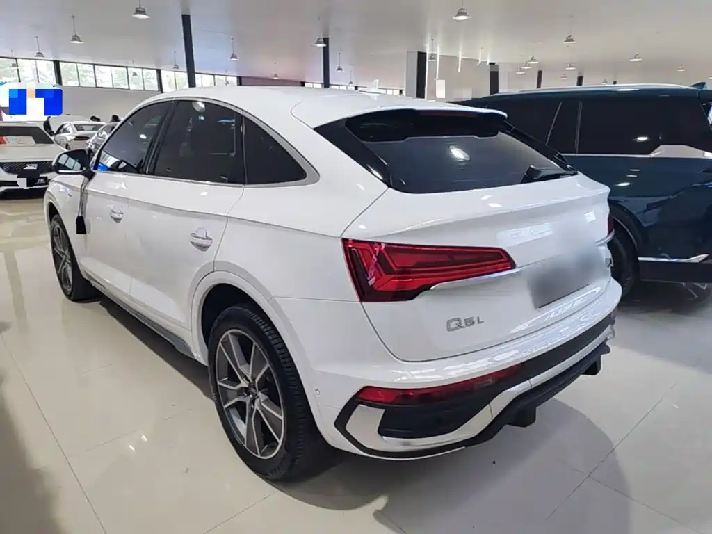 Audi Q5L Sportback 2022 — фото 5