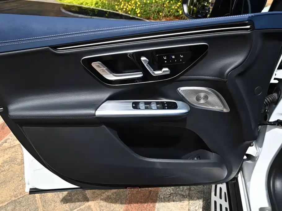 Mercedes-Benz EQE SUV 2025 — фото 20