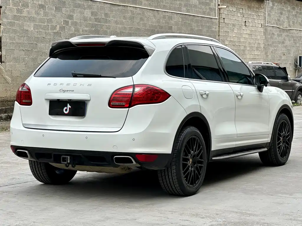 Porsche Cayenne 2015 — фото 7