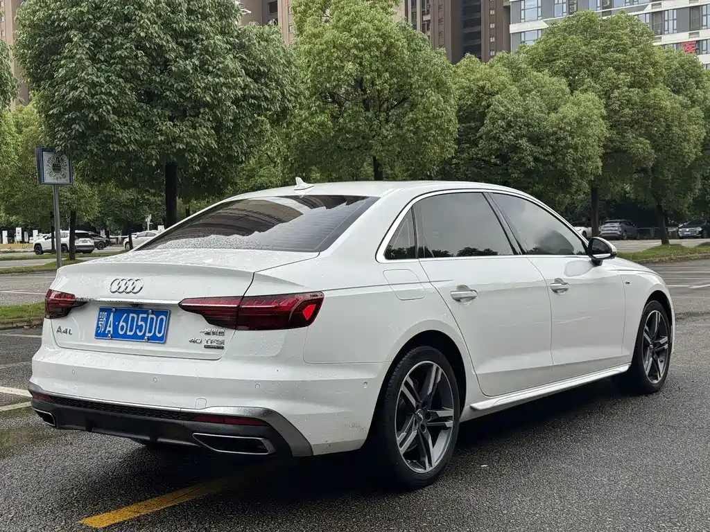 Audi A4L 2021 — фото 17