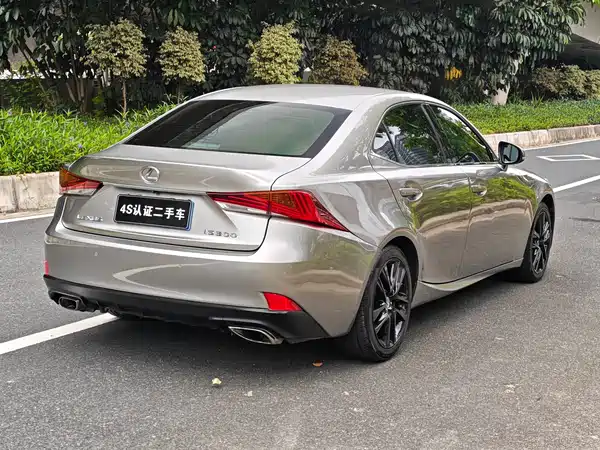 Lexus IS 2017