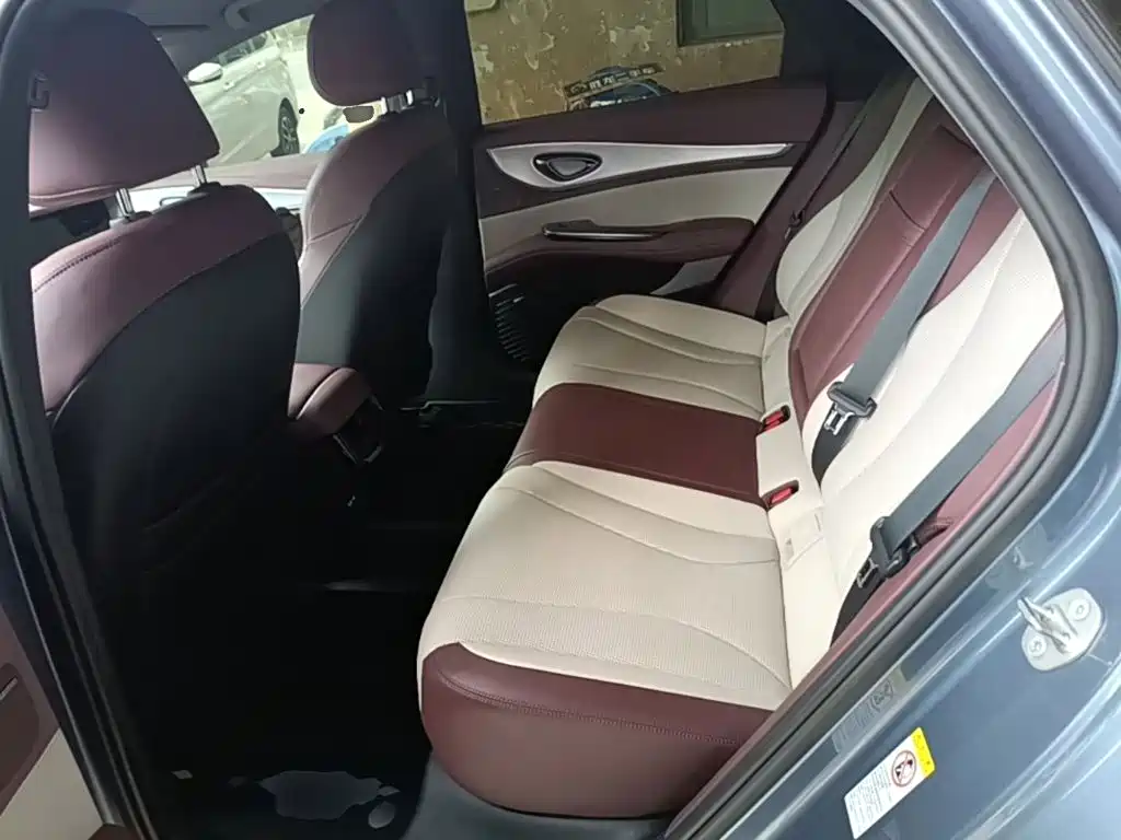 BYD Seal 07 DM-i 2024 — фото 17