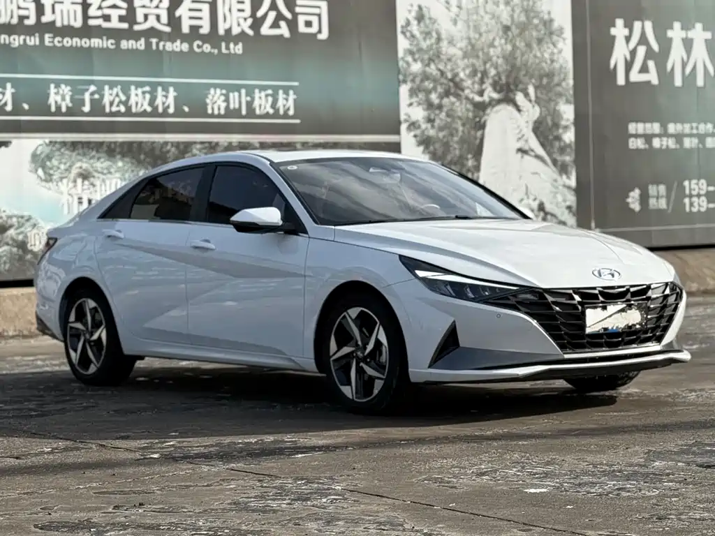 Hyundai Elantra 2022 — фото 22