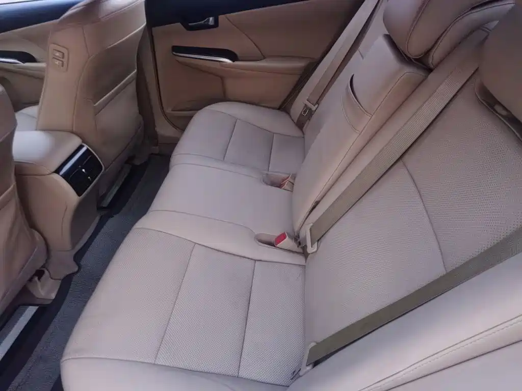 Toyota Camry 2014 — фото 15