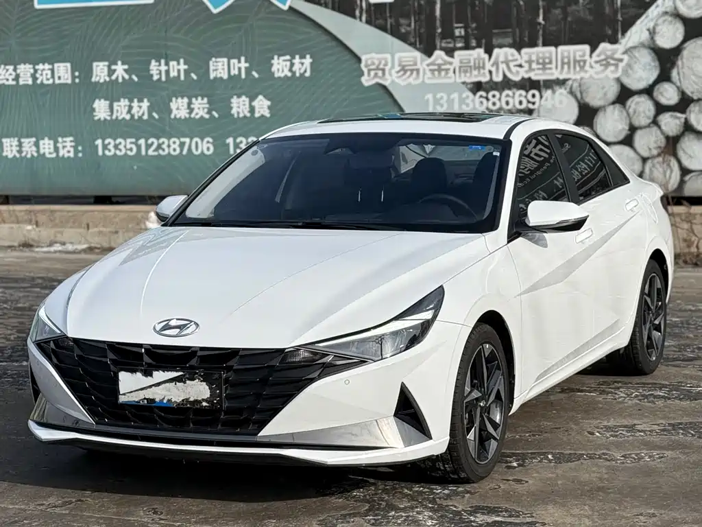 Hyundai Elantra 2022 — фото 3