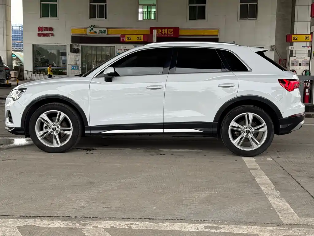 Audi Q3 2022 — фото 12