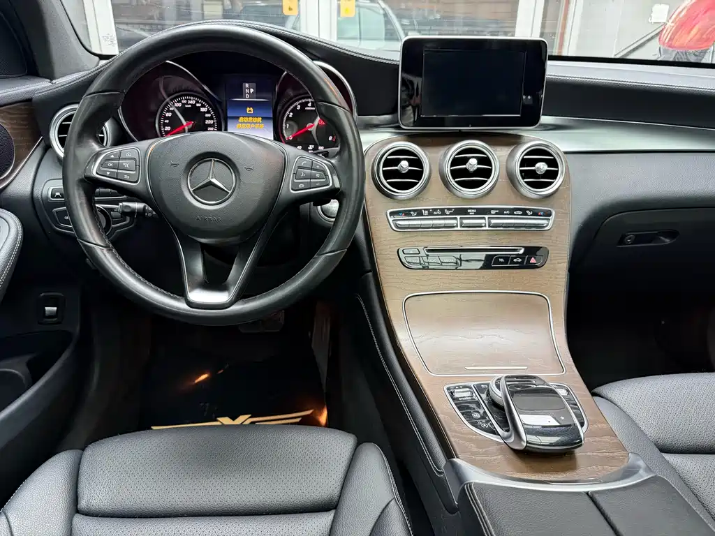 Mercedes-Benz GLC 2016 — фото 23
