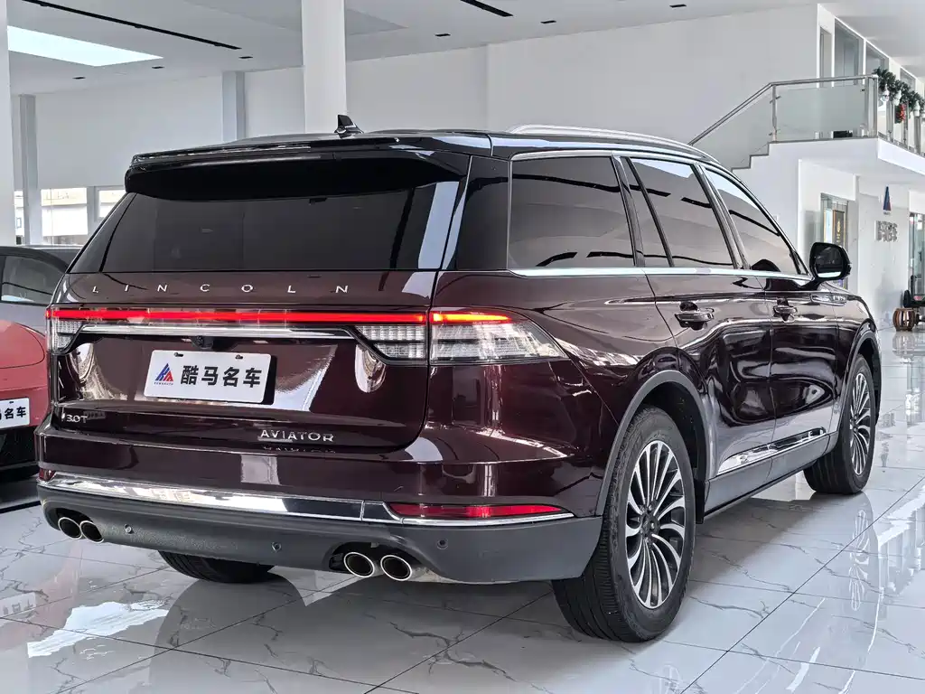 Lincoln Aviator 2021 — фото 15