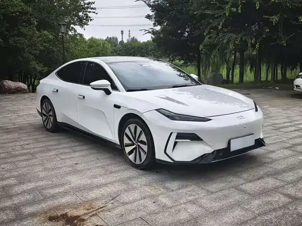 Geely Galaxy E8 2024