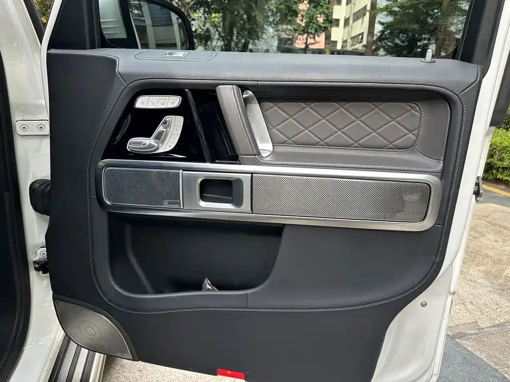 Mercedes-Benz G-Class 2023 — фото 13