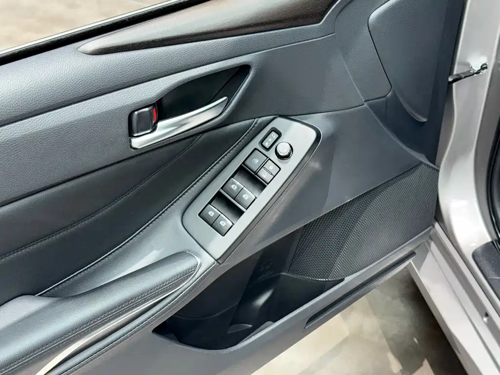 Toyota Avalon 2023 — фото 16