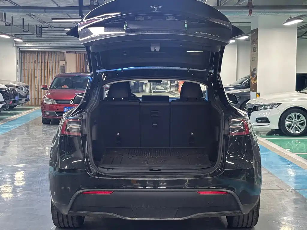 Tesla Model Y 2023 — фото 17