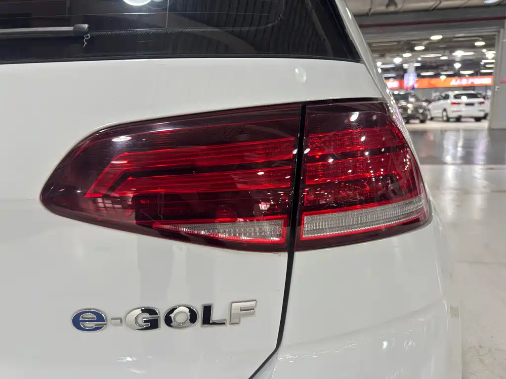 Volkswagen Golf Pure Electric 2020 — фото 22