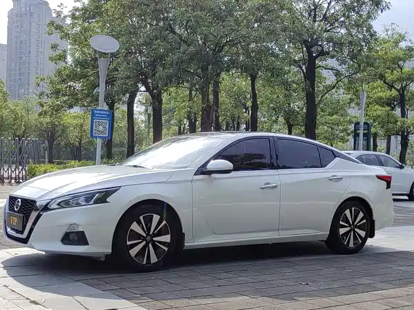 Nissan Teana 2022