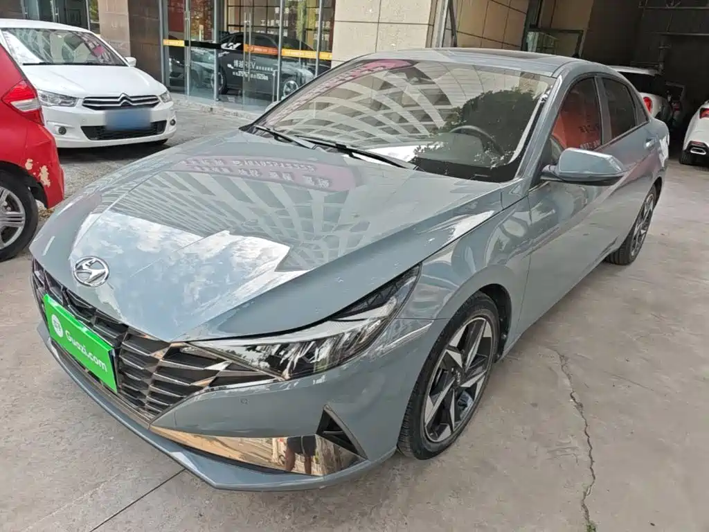 Hyundai Elantra 2022