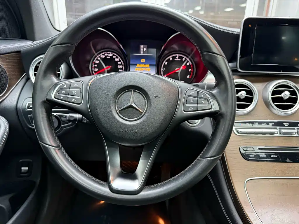 Mercedes-Benz GLC 2016 — фото 24