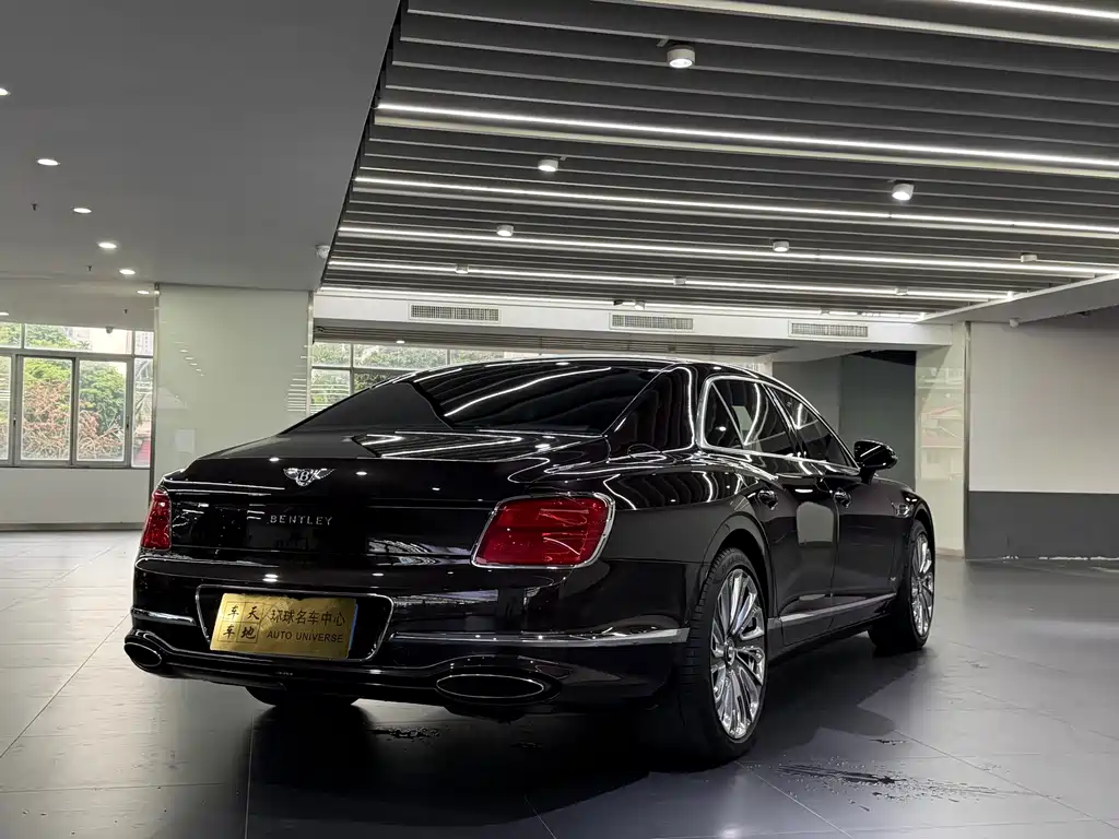 Bentley Flying Spur 2021 — фото 4