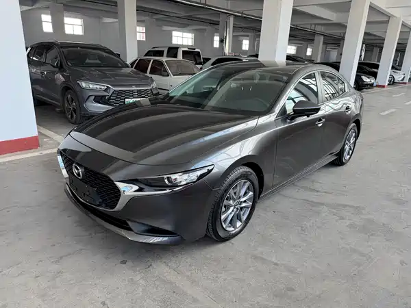 Mazda 3 Axela 2022