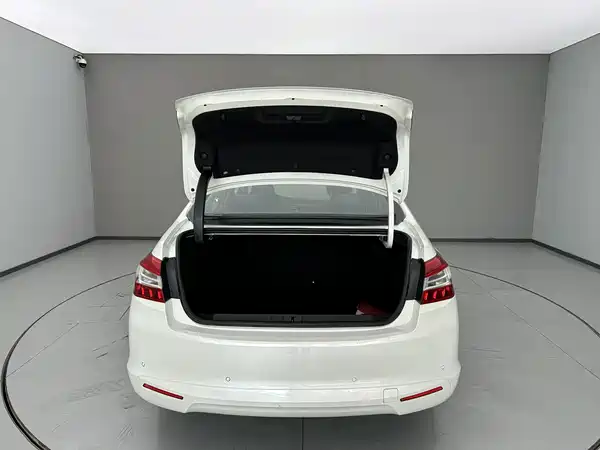 Peugeot 408 2015