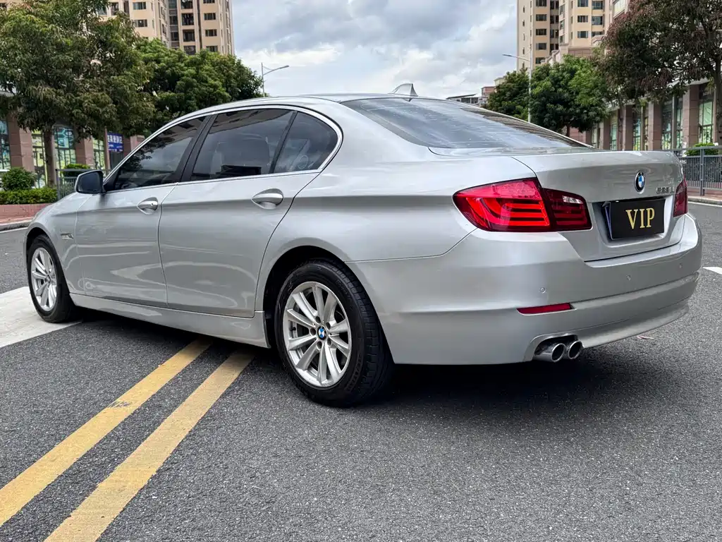 BMW 5 Series 2012 — фото 8