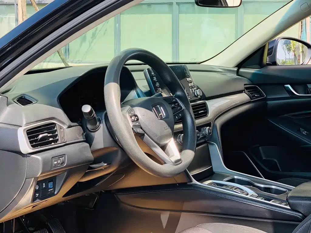 Honda Accord 2019 — фото 12