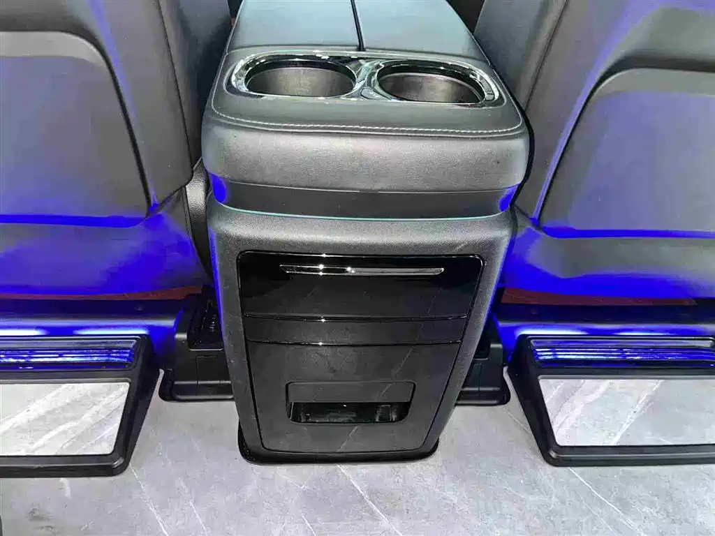 GAC Motor Trumpchi E9 2024 — фото 27