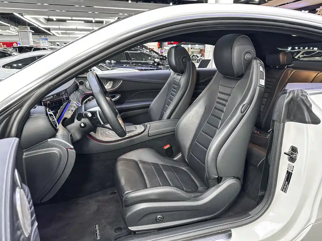 Mercedes-Benz E-Class 2022 — фото 12