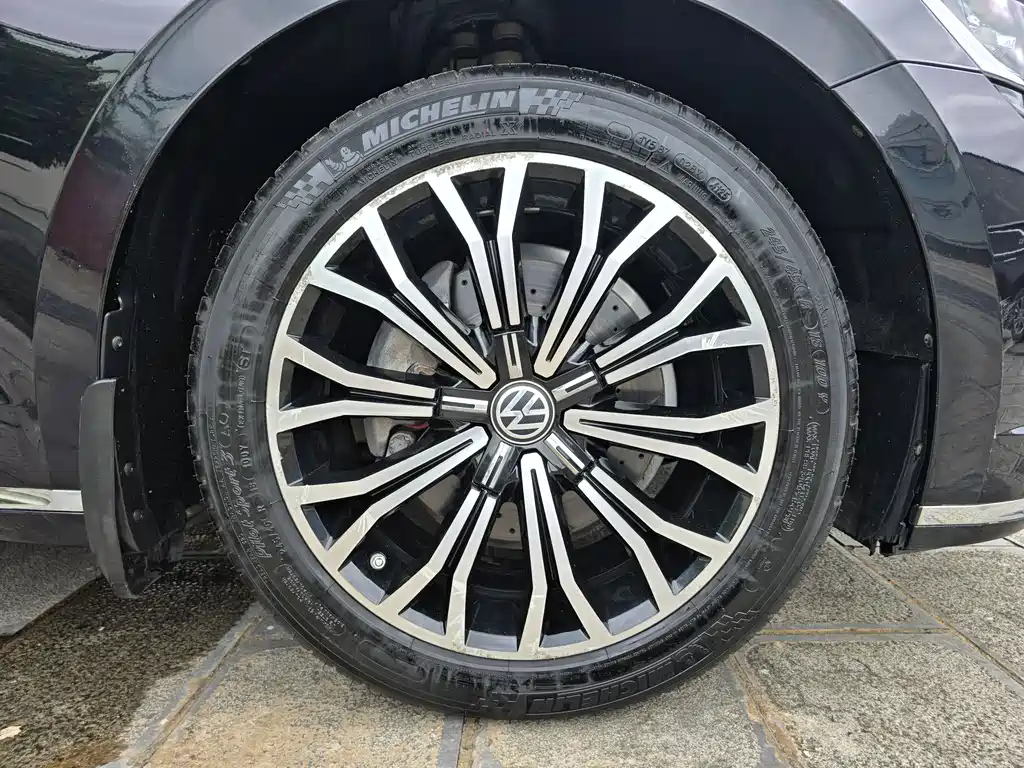 Volkswagen Phideon 2019 — фото 18