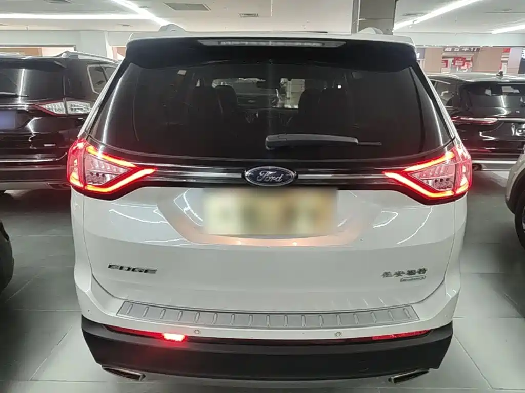 Ford Edge 2018 — фото 6