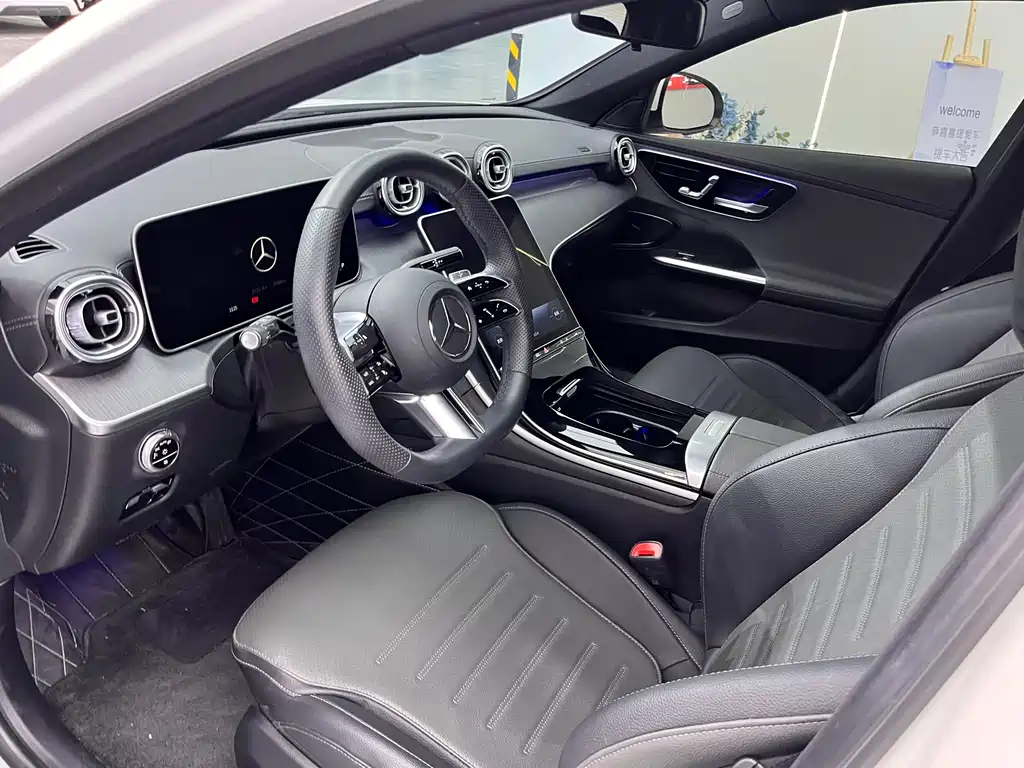 Mercedes-Benz C-Class 2024
