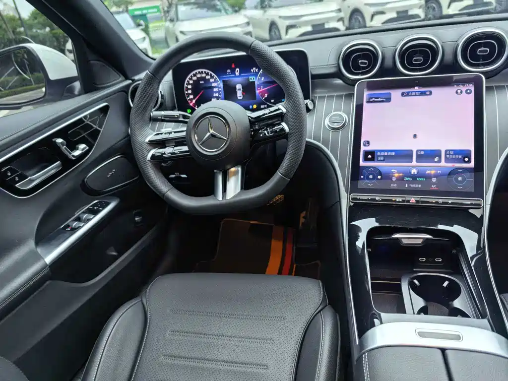 Mercedes-Benz C-Class 2023 — фото 11