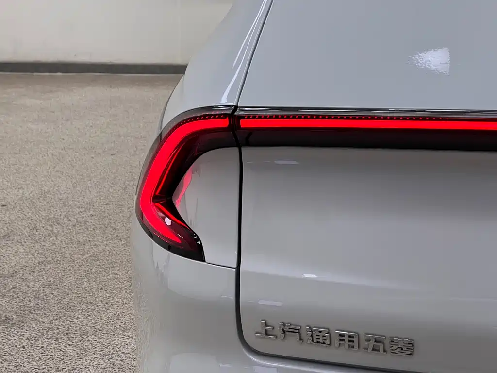 Wuling Starlight 2025 — фото 11