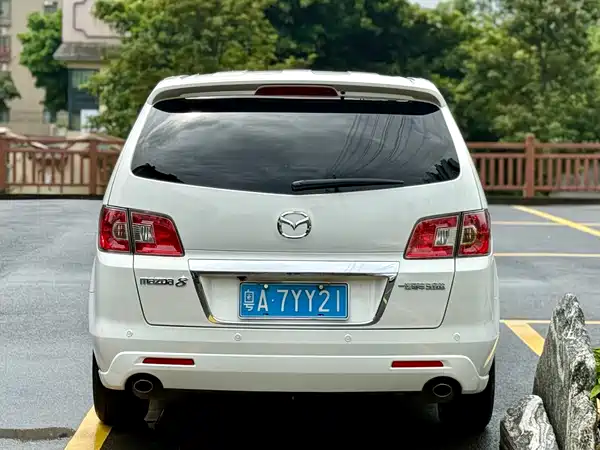 Mazda 8 2016