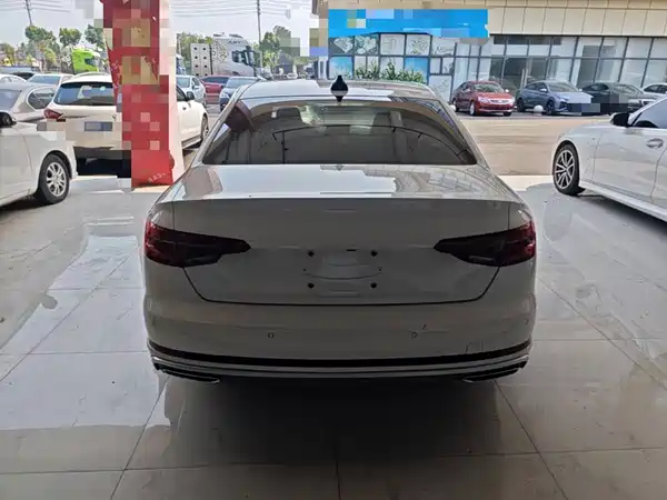 Audi A4L 2019