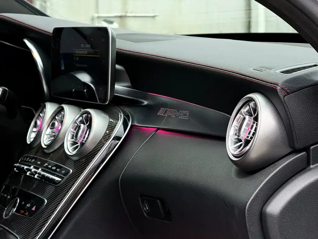Mercedes-Benz C-Class AMG 2020 — фото 18