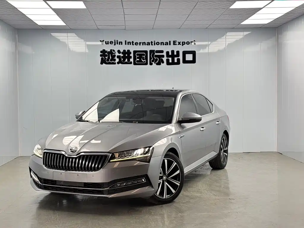 Skoda Superb 2023 — фото 1