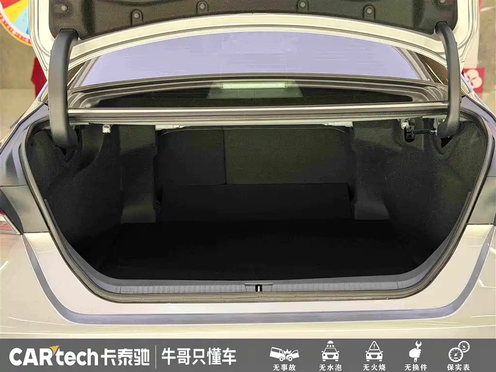 Toyota Avalon 2022 — фото 10