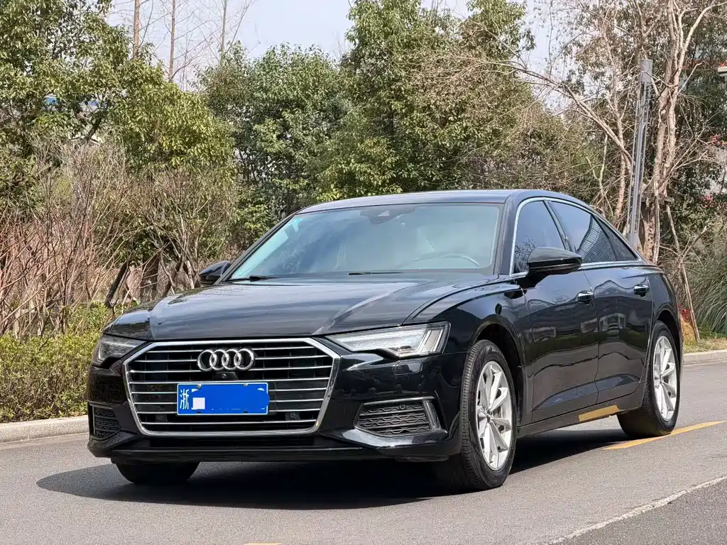 Audi A6L 2019 — фото 1