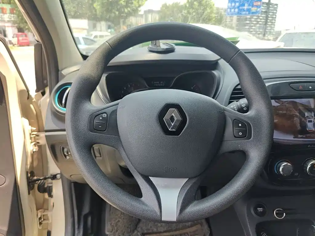 Renault Captur 2018 — фото 11