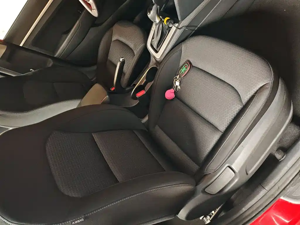 Hyundai Elantra 2018 — фото 25