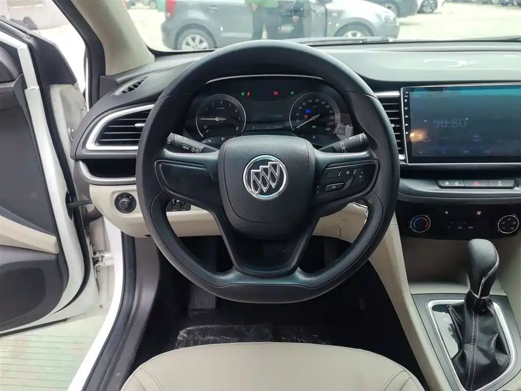 Buick Excelle 2017 — фото 11