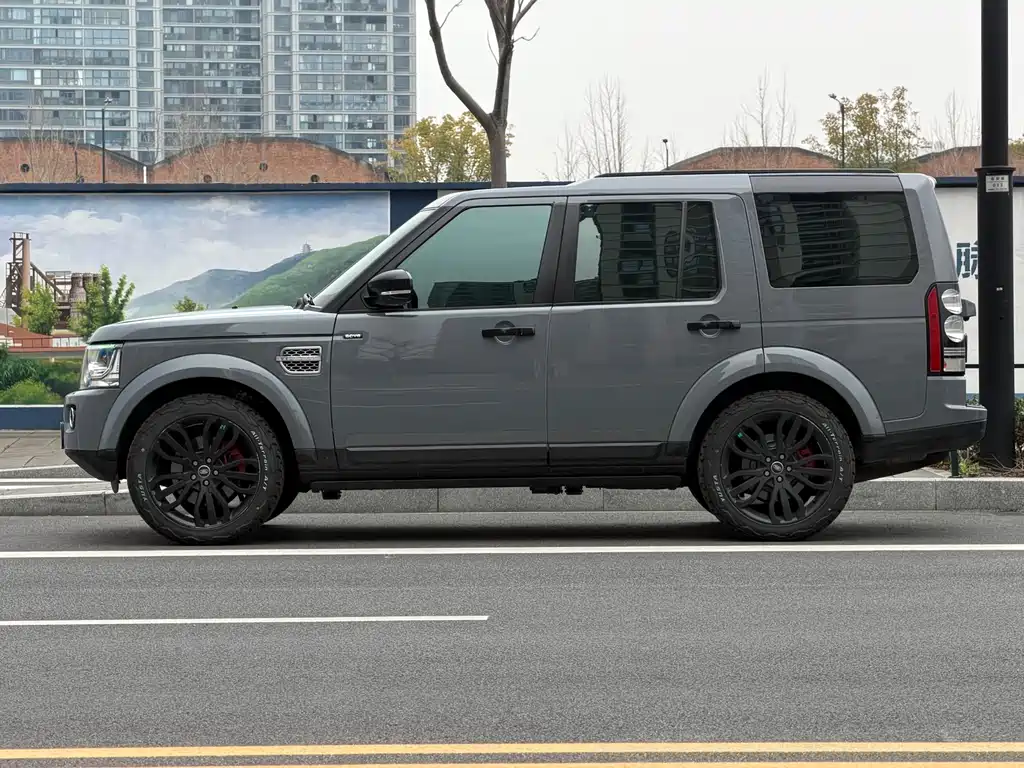 Land Rover Discovery 2016 — фото 6
